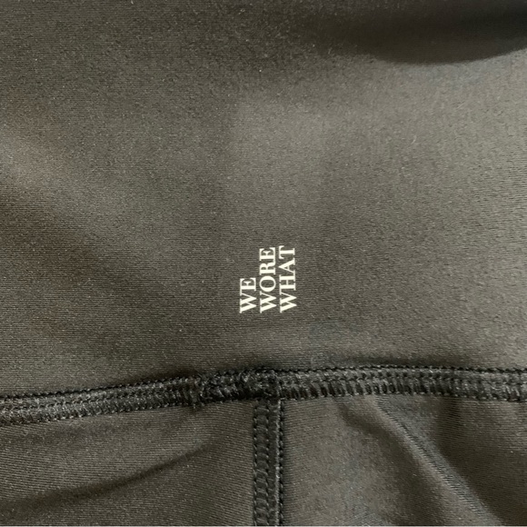 WeWoreWhat Black Hot Shorts Size Small NWT - Picture 5 of 8